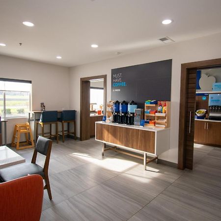 Holiday Inn Express & Suites Sulphur Springs By Ihg Exterior photo