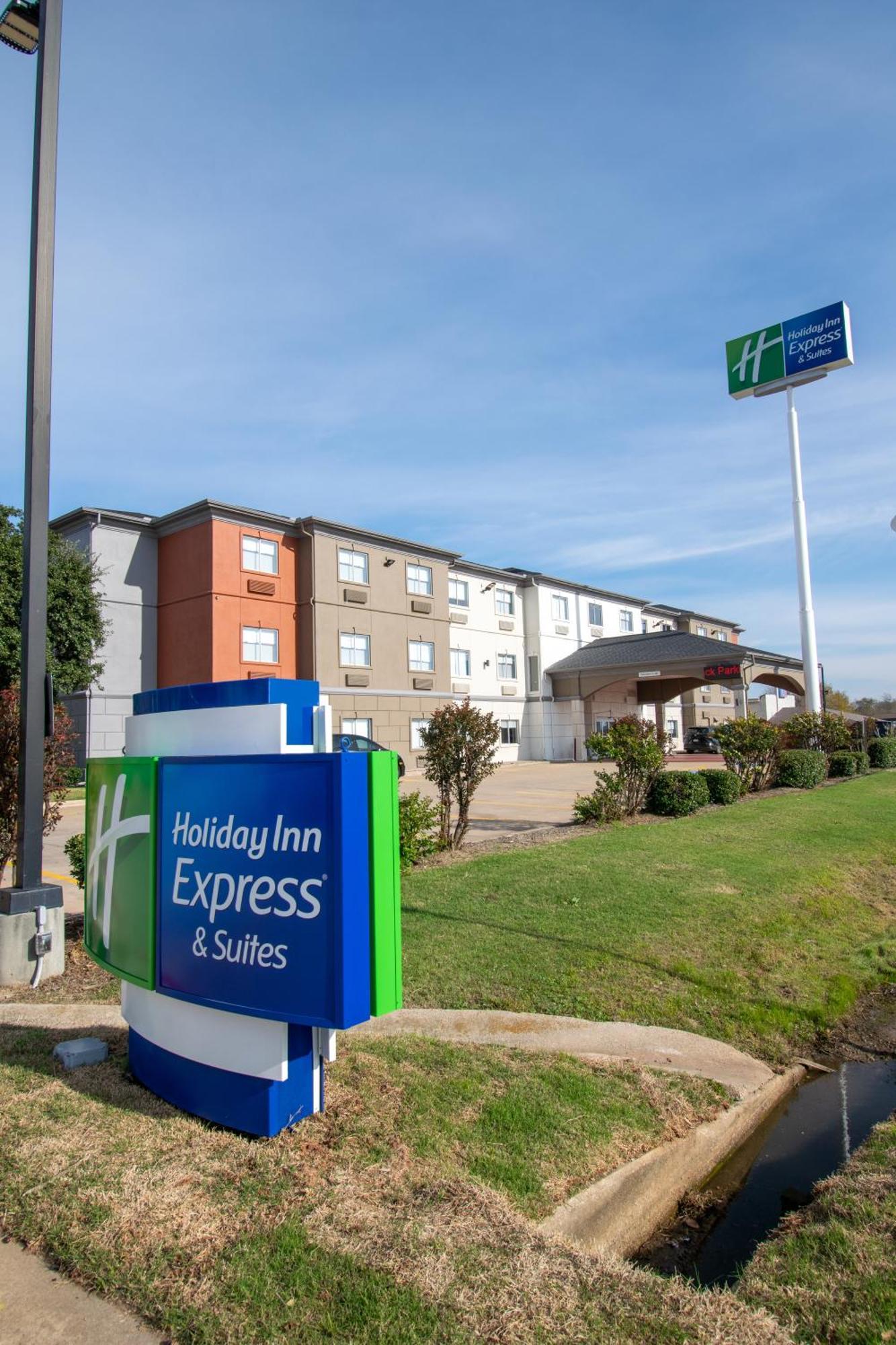 Holiday Inn Express & Suites Sulphur Springs By Ihg Exterior photo